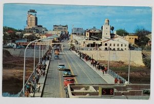 Laredo Texas New International Bridge c1960 Old Cars Pickup Truck Postcard M12