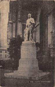 BG25222 ypres la statue van den peerebdom  belgium