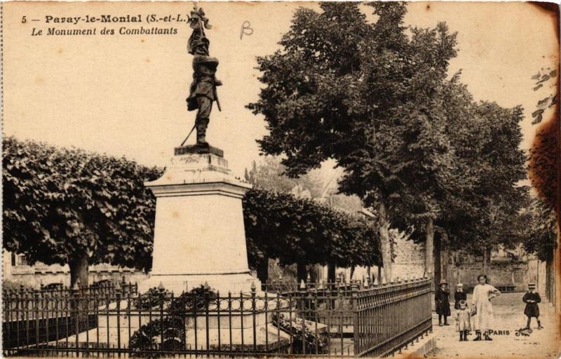 CPA PARAY-le-MONIAL Le Monument des Combattants (615979)