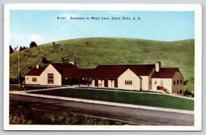 Black Hills South Dakota~Wind Cave Entrance Bldg~USA Flag~Linen 1940s Postcard