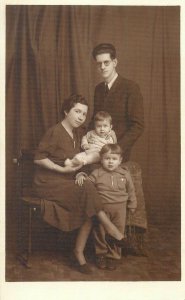 Family picture portrait studio Foto Princiar 1943 Postcard