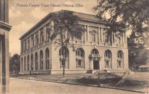 Ottawa Ohio Putnam Court House Street View Antique Postcard K80617