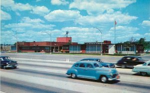 New Castle Delaware memorial bridge Auto Admin Building Postcard 22-3302