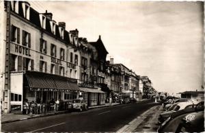 CPA LUC-sur-MER Rue Guynemer et les Hotels (422444)