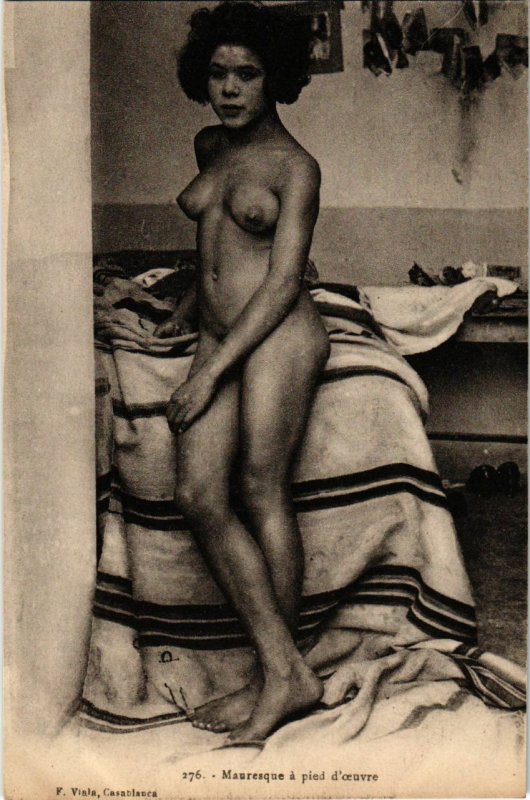 PC CPA ETHNIC NUDE FEMALE, MAURESQUE Á PIED D'OEUVRE, VINTAGE POSTCARD (b10414)