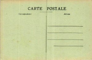 CPA AK NOSSI-BE L'Ecole principale le jour de l'Armistice MADAGASCAR (709665)