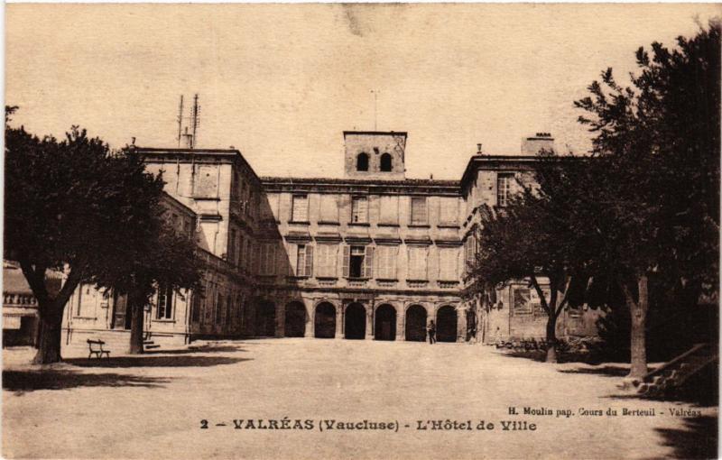 CPA VALREAS - L'Hotel de Ville (511721)