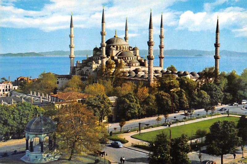 Sultan Ahmet Camii ve Civiari - Blue Mosque, Istanbul, Turkey