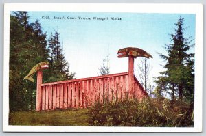 Native Americana~Wrangell Alaska~Shakes Grave Totems~HH Tammen Vintage Postcard