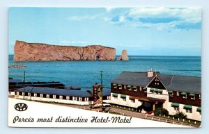 Hotel-Motel Perce-sur-mer. Percé rock and Bonaventure Island Chrome Postcard