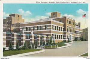 JEFFERSON CITY , Missouri , 1941 ; State Penitentiary Entrance