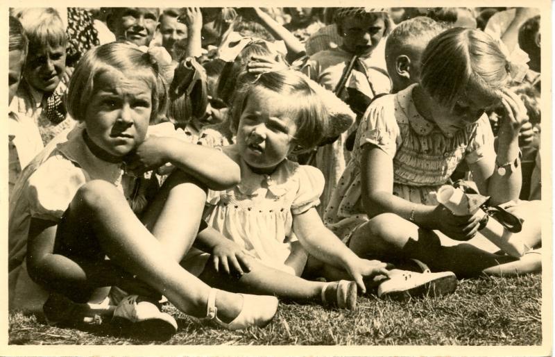 Dutch Royalty -  The Three Princesses  *RPPC                    