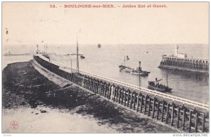 BOULOGNE SUR MER, France, 1900-1910's; Jetees Est Et Ouest