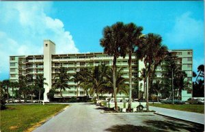 Deerfield Beach, FL Florida COVE BEACH CLUB 50's Cars HOTEL Advertising Postcard