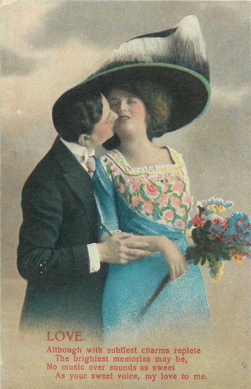 Postcard couple romantic lovers love idyll kiss romance fancy fashion hat bouque