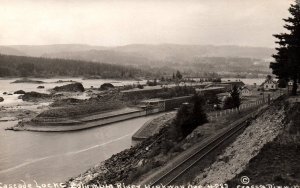RPPC - Oregon - Cascade Locks - Columbia River Highway - c1940