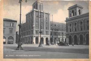 US39 postcard Italy Forli palazo degli uffici statali