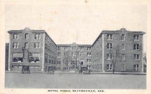 C68/ Blytheville Arkansas AR Postcard c40s Hotel Noble Building