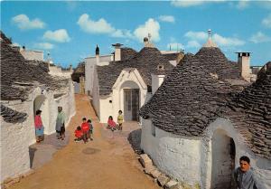 B70118 Trulli di Puglia italy