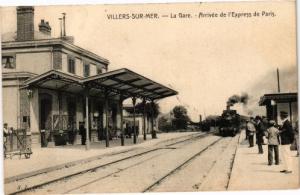CPA AK VILLERS-sur-MER - la Gare - Arrivée de l'Express de Paris (213282)