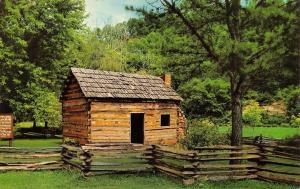 HODGENVILLE, KY Kentucky   LINCOLN'S BOYHOOD HOME~Knob Creek   Chrome Postcard