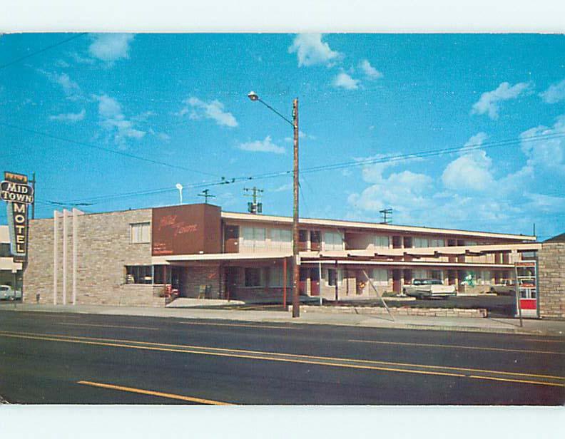 Pre-1980 OLD CARS & MIDTOWN MOTEL Portland Oregon OR s7639