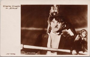 Charlie Chaplin in Zirkus Comic Actor Monkeys Unused Iris RPC Postcard H22