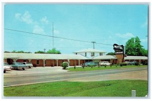 c1940s Motel Louisiane Exterior Roadside Natchitoches Louisiana LA Cars Postcard