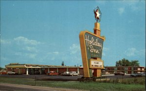 Flint Michigan MI Holiday Inn Station Wagon  Cars c1950s-60s Postcard