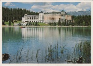 Canada Postcard - The Chateau Lake Louise, Alberta  RR18165