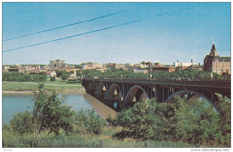 Skyline , Saskatchewan River & 19th St. bridge , SASKATOON , Canada , 40-60s