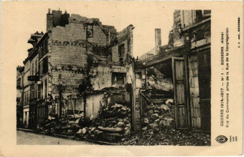 CPA MILITAIRE Soissons-Rue du Commerce prise de la Rue (316339)