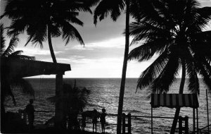 Honolulu Hawaii Ocean View from Beach Real Photo Vintage Postcard AA53718