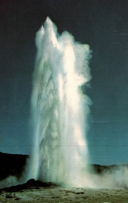 Old Faithful Geyser,Yellowstione National Park