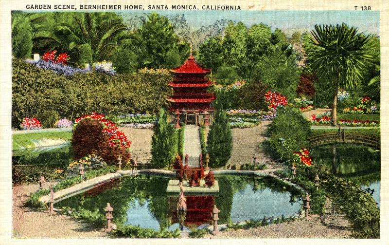 CA - Santa Monica. Bernheimer Home, Garden