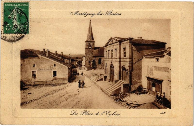 CPA MARTIGNY-les-BAINS La Place de l'Église (200294)