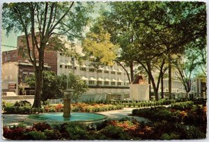 VINTAGE CONTINENTAL SIZE POSTCARD GOVERNOR'S MANSION JACKSON MISSISSIPPI 1960s