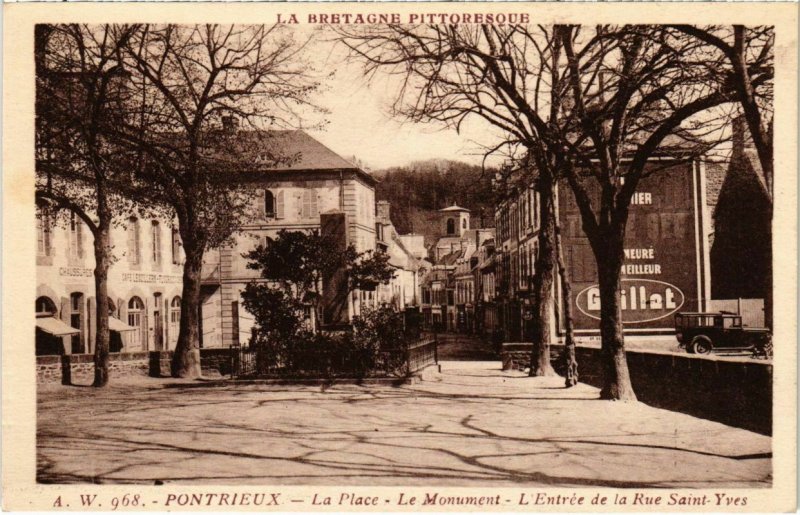 CPA PONTRIEUX - La Place - Le monument - L'Entrée de la Rue St-Yves (103804)