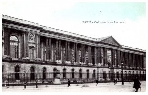 France Paris  Colonnade du Louvre