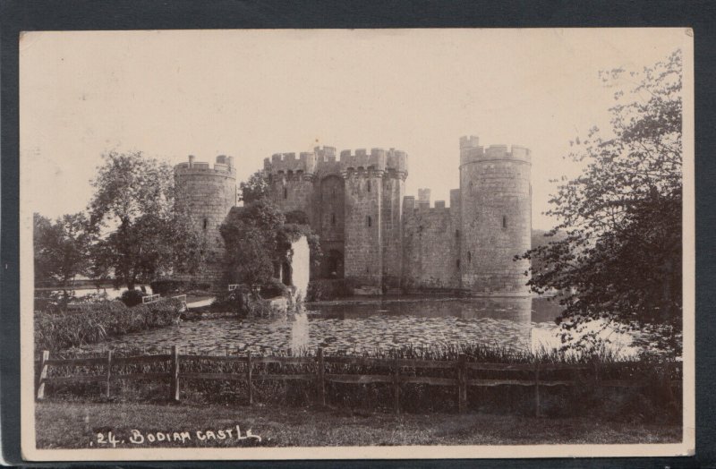 Sussex Postcard - Bodiam Castle   RS17913