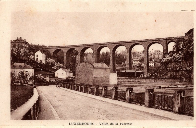 Luxembourg Vallée de la Pétrusse Vintage Postcard 03.86