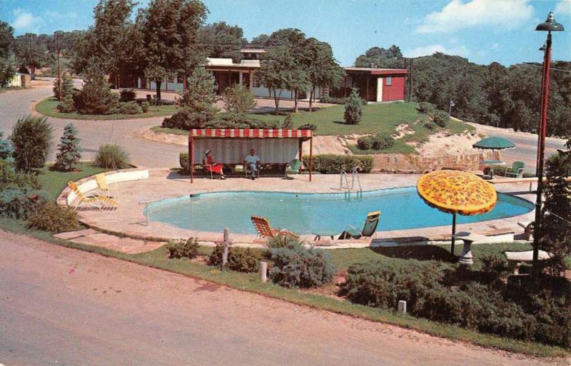 Lubbock Texas Milner Highland Lodge Pool View Vintage Postcard K825808