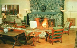 1950's Poco Cabana Lodge Minisink Hills Pennsylvania Main Lounge Posted Postcard