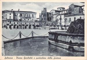 BR102759 sulmona piazza garibaldi e particolare della fontana italy