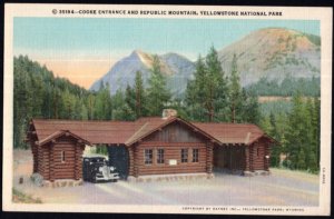 MT YELLOWSTONE NATIONAL PARK Cooke Entrance Republic Mountain with car - LINEN