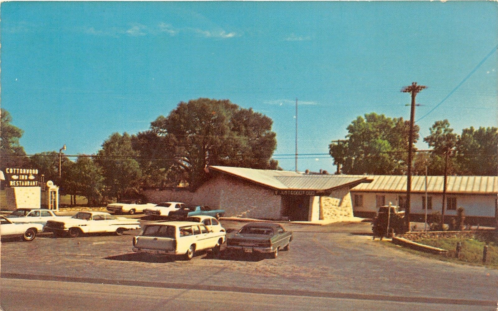 La Grange TexasCottonwood Inn Restaurant60s & 70s Cars Parked