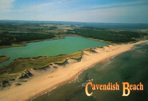 CONTINENTAL SIZE POSTCARD CAVENDISH BEACH AT PRINCE EDWARD ISLAND CANADA