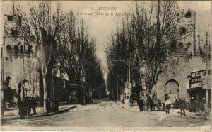 CPA AVIGNON Entree du Cours de la Republique (1086532)