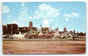 1954 CHICAGO IL GRANT PARK BUCKINGHAM FOUNTAIN POSTCARD  P3584