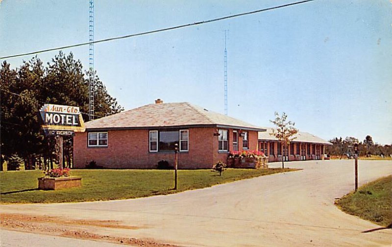 Sun Glo Motel 1 Mile East On U.S 10 - Ludington, Michigan MI